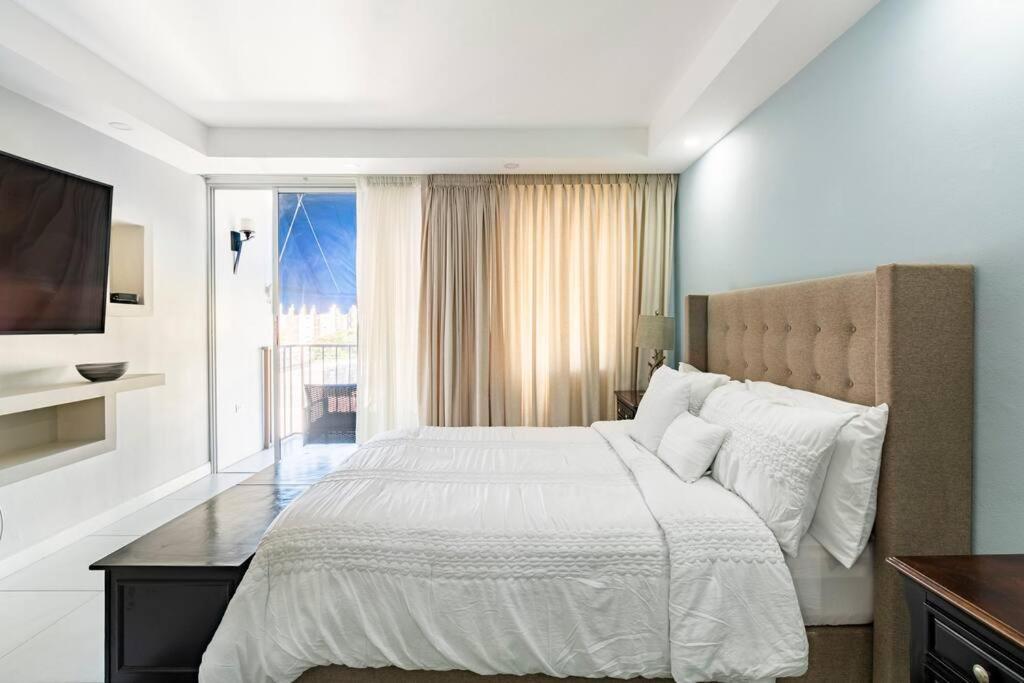 City Edge La Vie 金斯敦 外观 照片